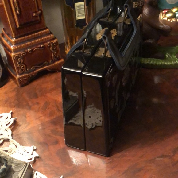 Vintage Black Lacquer Box Purse with Inlaid MOP Roses Signed Ky Niem - Picture 6 of 7